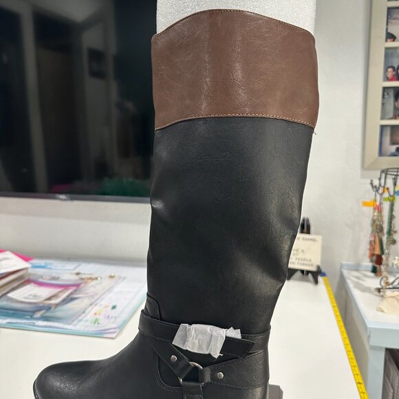 Boots - Picture 4 of 6